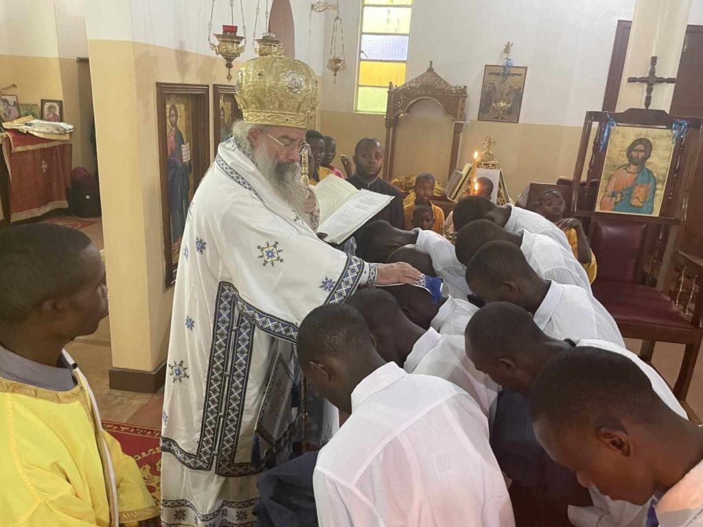 Ρασοφορία ιεροσπουδαστών στην Ιερατική Σχολή Μπουκόμπας