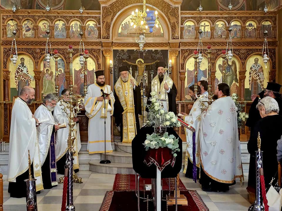 Η Εξόδιος Ακολουθία του π. Μάρκου Δρόσου