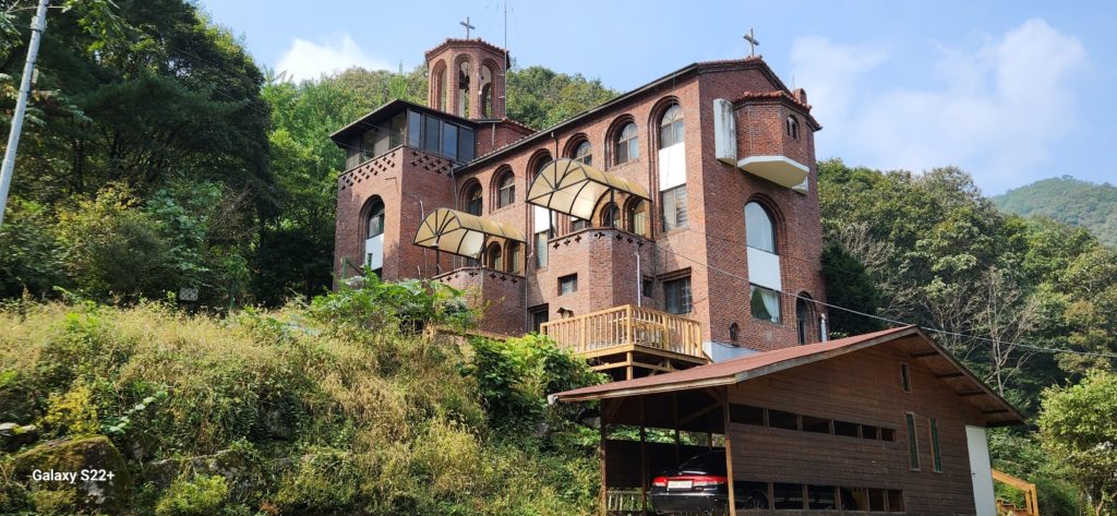 Νότια Κορέα: Ξυλουργικές εργασίες στην Ιερά Μονή Μεταμορφώσεως του Σωτήρος στο Gapyeong