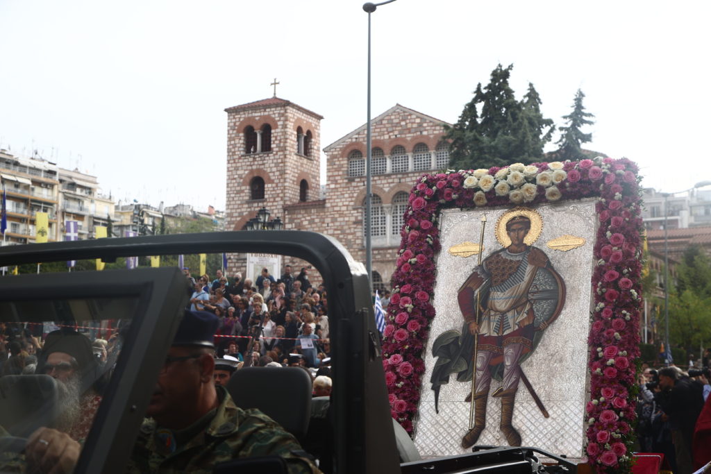 Μεγαλειώδης λιτάνευση του Αγίου Δημητρίου και της Εικόνας της Παναγίας Κορωνιώτισσας στη Θεσσαλονίκη (ΦΩΤΟΡΕΠΟΡΤΑΖ)