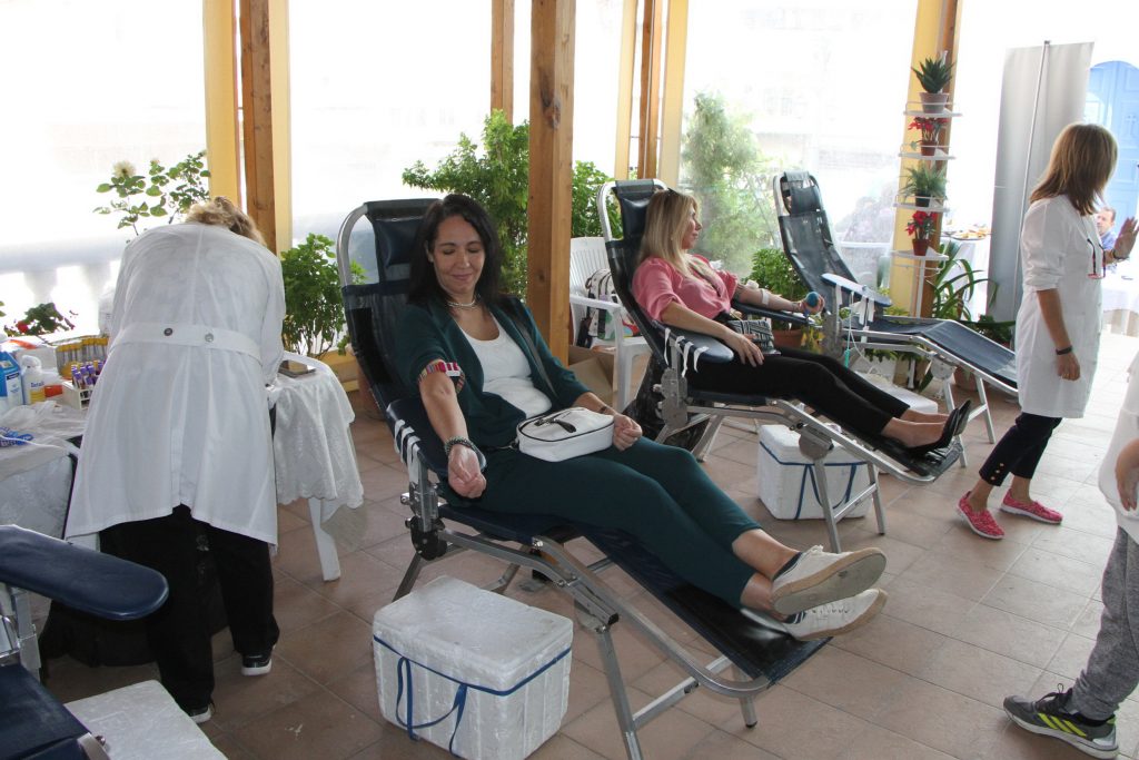 Μεγάλη συμμετοχή στην αιμοδοσία του Ιερού Ναού Αγίου Νικολάου Καλαμάτας