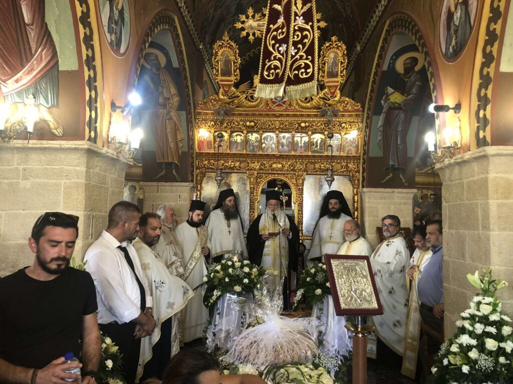 Ο Μητροπολίτης Αρκαλοχωρίου τέλεσε την Εξόδιο ακολουθία του μακαριστού Χαρίδημου Παπαδάκη