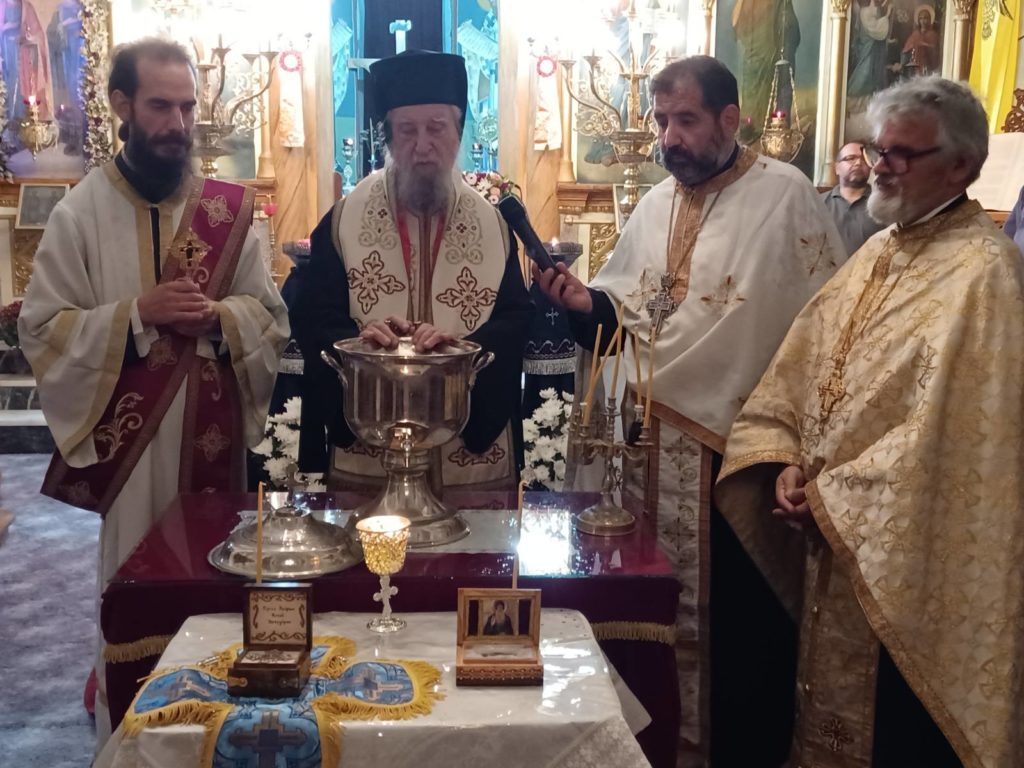 Αρχιερατικός Εσπερινός στον Ιερό Ναό Αγίων Αναργύρων στα Διρρεύματα – Κονιστρών