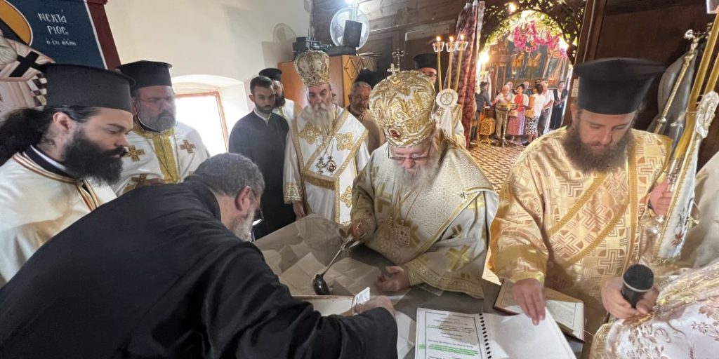 Οι Μητροπολίτες Κυδωνίας και Κισάμου στα εγκαίνια του Ιερού Ναού Αγίου Νικολάου στα Νεροκούρου Χανίων