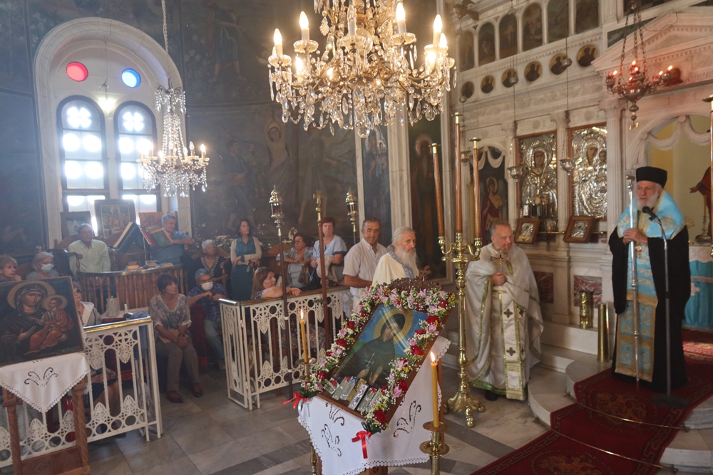Ο Μητροπολίτης Σύρου κήρυξε την Έναρξη των Κύκλων Συμμελέτης Αγίας Γραφής στο Καθολικό της Ιεράς Μονής Αγίας Βαρβάρας