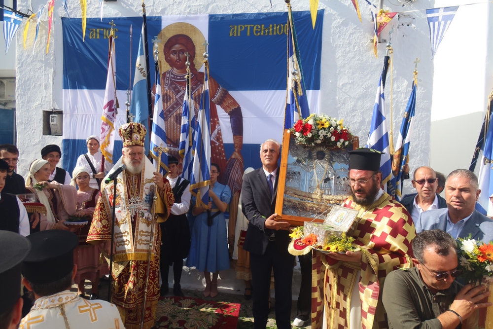 Με πρωτοφανή συμμετοχή πιστών η Μύκονος τίμησε τον Προστάτη της Άγιο Μεγαλομάρτυρα Αρτέμιο