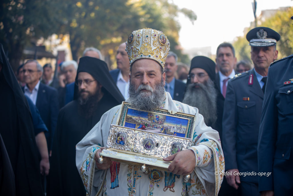 Ιωάννινα: Πλήθος κόσμου στη λιτάνευση της Αγίας Ζώνης (ΦΩΤΟ & ΒΙΝΤΕΟ)