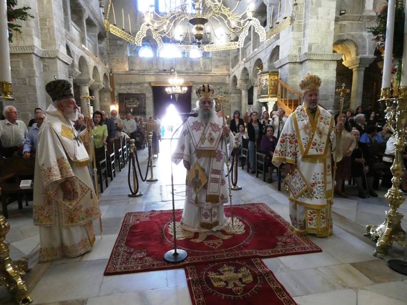 Τα ονομαστήρια του Μητροπολίτη Παροναξίας και Χειροτονία Διακόνου