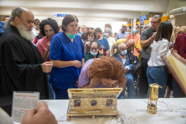 Η Αγία Ζώνη στα Νοσοκομεία και τα Σώματα Ασφαλείας των Ιωαννίνων (ΦΩΤΟ)