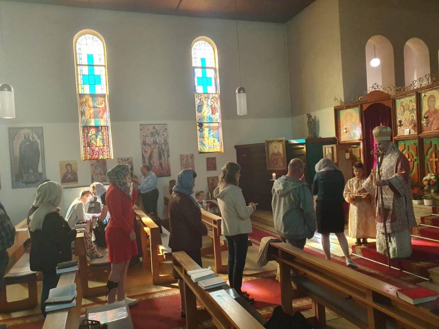 Първа архиерейска Литургия в българската църква в Щутгарт, Германия