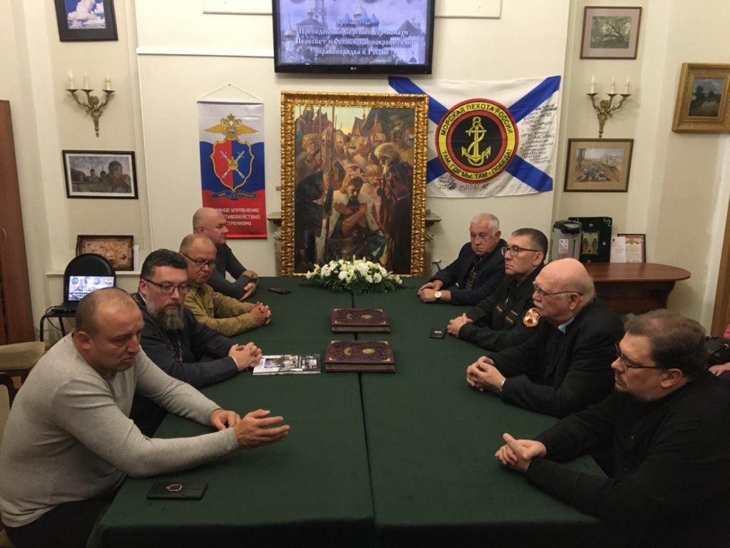 При участии Синодального отдела по взаимодействию с Вооруженными силами в Москве прошел круглый стол, посвященный преподобному Сергию Радонежскому и монахам Пересвету и Ослябе