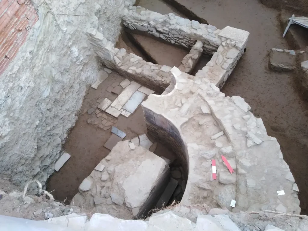 Θεσσαλονίκη: Αποκαλύφθηκε άγνωστος βυζαντινός ναός και κοιμητήριο με 57 ταφές