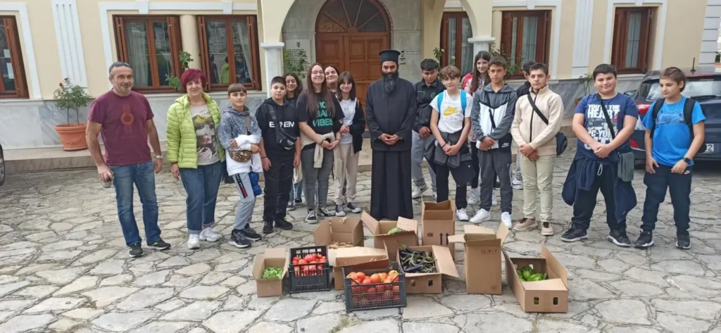 Το Γυμνάσιο Οινόης στηρίζει την Τράπεζα Αγάπης της Ιεράς Μητροπόλεως Καστορίας