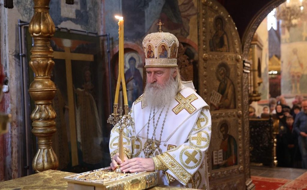 В день памяти святителей Московских председатель Синодального отдела по монастырям и монашеству совершил Литургию в Успенском соборе Московского Кремля