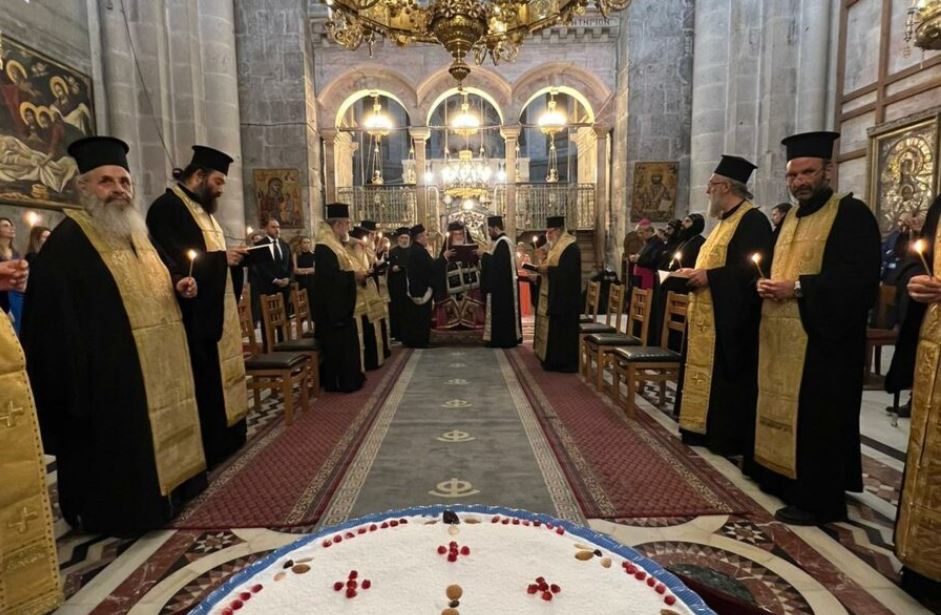 غبطة البطريرك ثيوفيلوس الثالث يقيم قداساً تذكارياً لضحايا حرب غزة