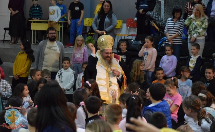 Тържествено раздаване на учебниците по Религия-Православие в 150 ОУ „Цар Симеон Първи“ – София