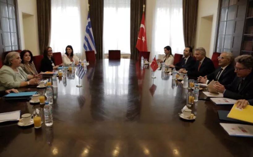 Σε θετικό κλίμα ο πολιτικός διάλογος Ελλάδας-Τουρκίας