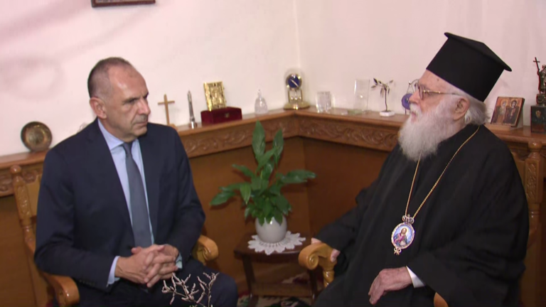 Η Ορθοδοξία γέφυρα που ενώνει Ελλάδα και Αλβανία – Συνάντηση Γιώργου Γεραπετρίτη με τον Αρχιεπίσκοπο Αναστάσιο στα Τίρανα