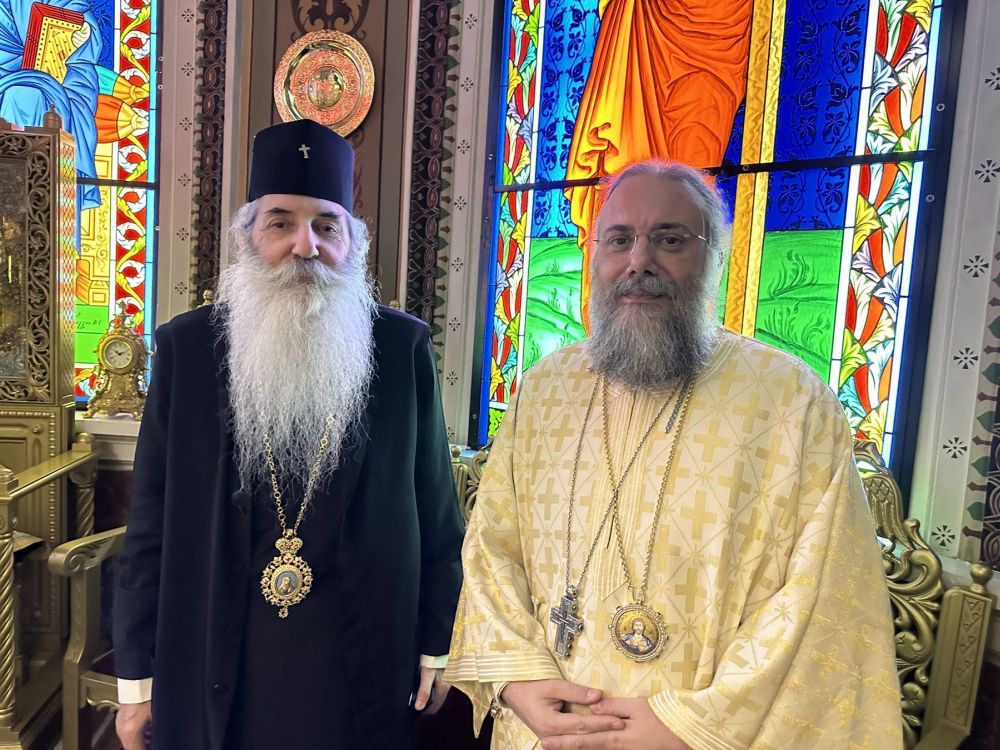 Ο Μητροπολίτης Τρίκκης στον Ιερό Μητροπολιτικό Ναό Αγίων Κωνσταντίνου και Ελένης Πειραιώς