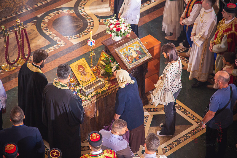 Ο Άγιος Σπυρίδωνας στην Ποντγκόριτσα – Χιλιάδες προσκύνησαν τη δεξιά χείρα το Αγίου που ενώνει την Κέρκυρα με τη Σερβική Εκκλησία και το Μαυροβούνιο