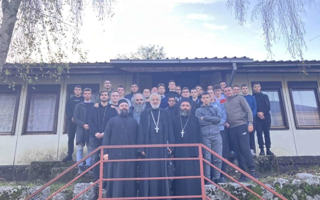 Прота Милош Весин посјетио Богословију Светог Петра Цетињског