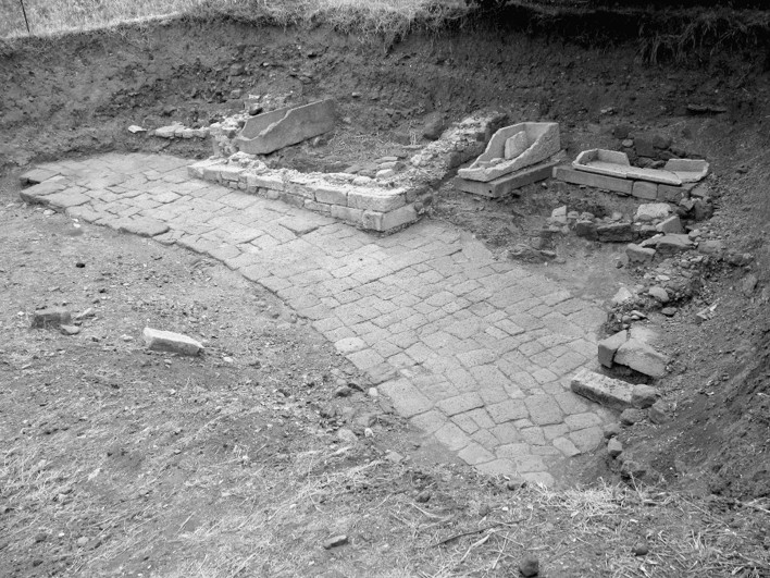 Το Υπουργείο Πολιτισμού δημιουργεί αρχαιολογικό περίπατο στον Μόλυβο για την ανάδειξη της Αρχαίας Μήθυμνας