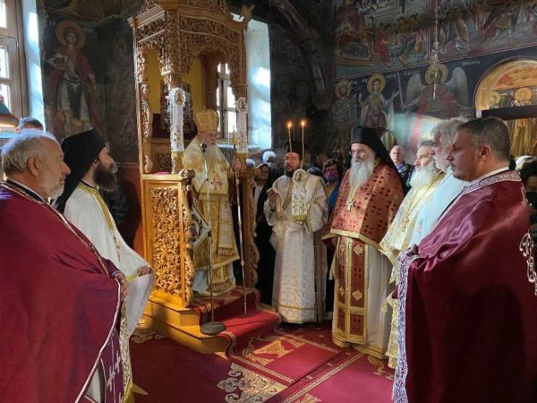 Ο Μητροπολίτης Κορίνθου στην Ιερά Μονή Φενεού για τον εορτασμό της ανακομιδής των Λειψάνων του Αγίου Γεωργίου