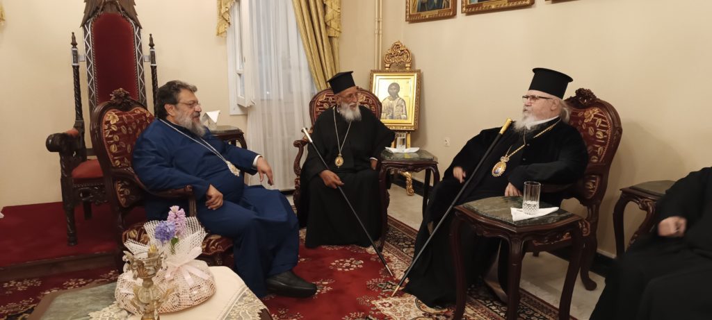 Ευχές στον εορτάζοντα Μητροπολίτη Μεσσηνίας Χρυσόστομο