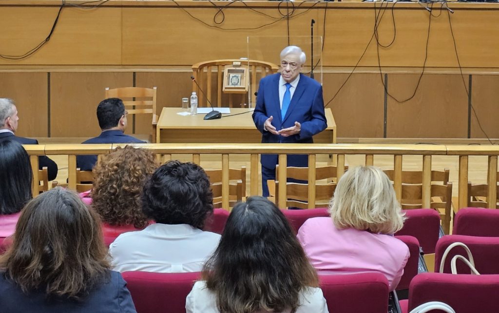 Προκόπης Παυλόπουλος: Ένας «εχθρός» του Κράτους Δικαίου: Η «επικυριαρχία» του «οικονομικού» επί του «θεσμικού»