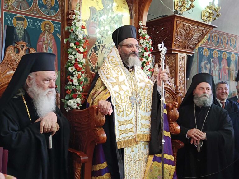 Η ενθρόνιση του νέου Μητροπολίτη Παραμυθίας Σεραπίωνος (ΦΩΤΟ)