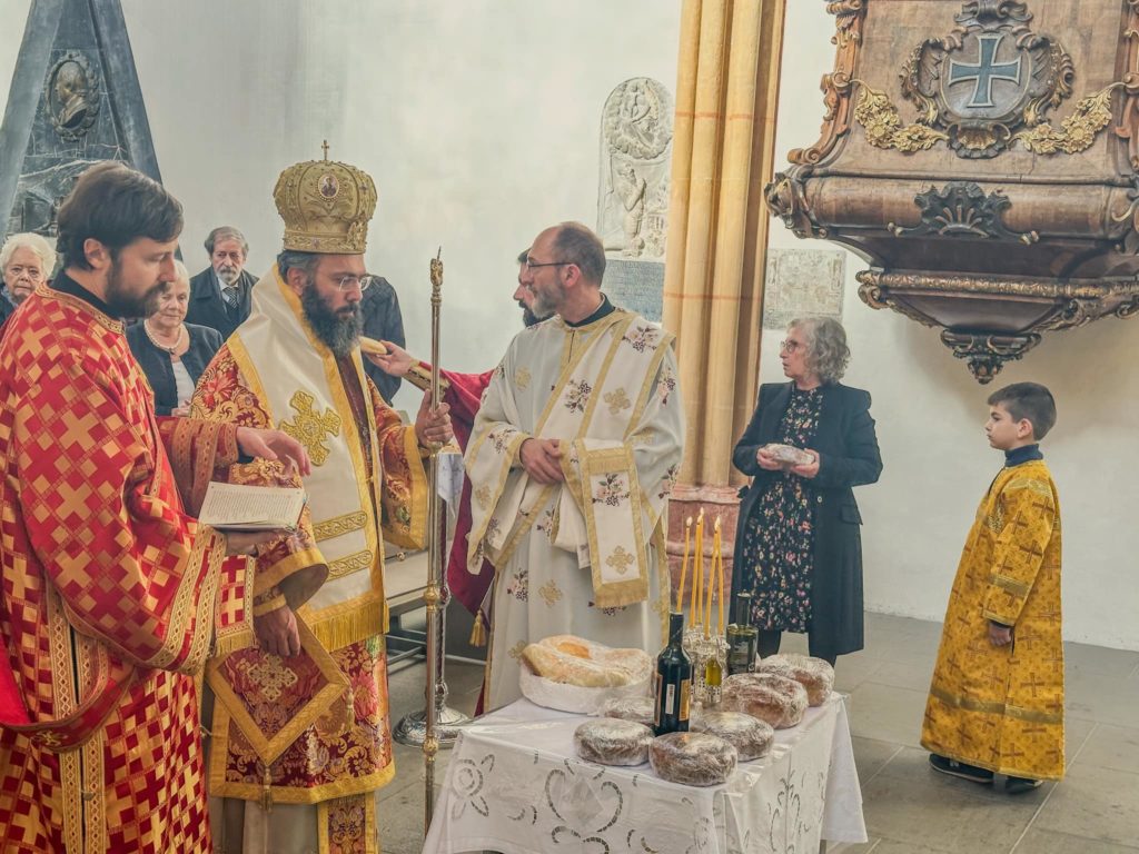 Ο Μητροπολίτης Αυστρίας τέλεσε πανηγυρική Θεία Λειτουργία στην Ενορία Αγίων Αναργύρων Κοσμά και Δαμιανού στο Γκρατς