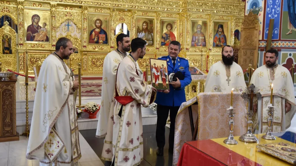 Jandarmii mehedințeni și-au cinstit ocrotitorii spirituali