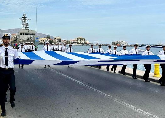 Ι.Μ.Χίου: Έπαρση μεγάλης σημαίας παραμονή των Ελευθερίων