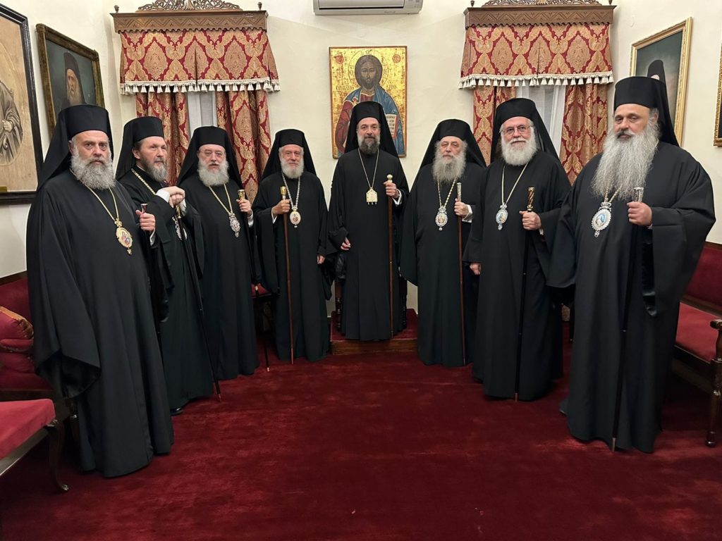 Πολυαρχιερατικός Εσπερινός Αγίου Αμφιλοχίου και ονομαστήρια Μητροπολίτη Θήρας