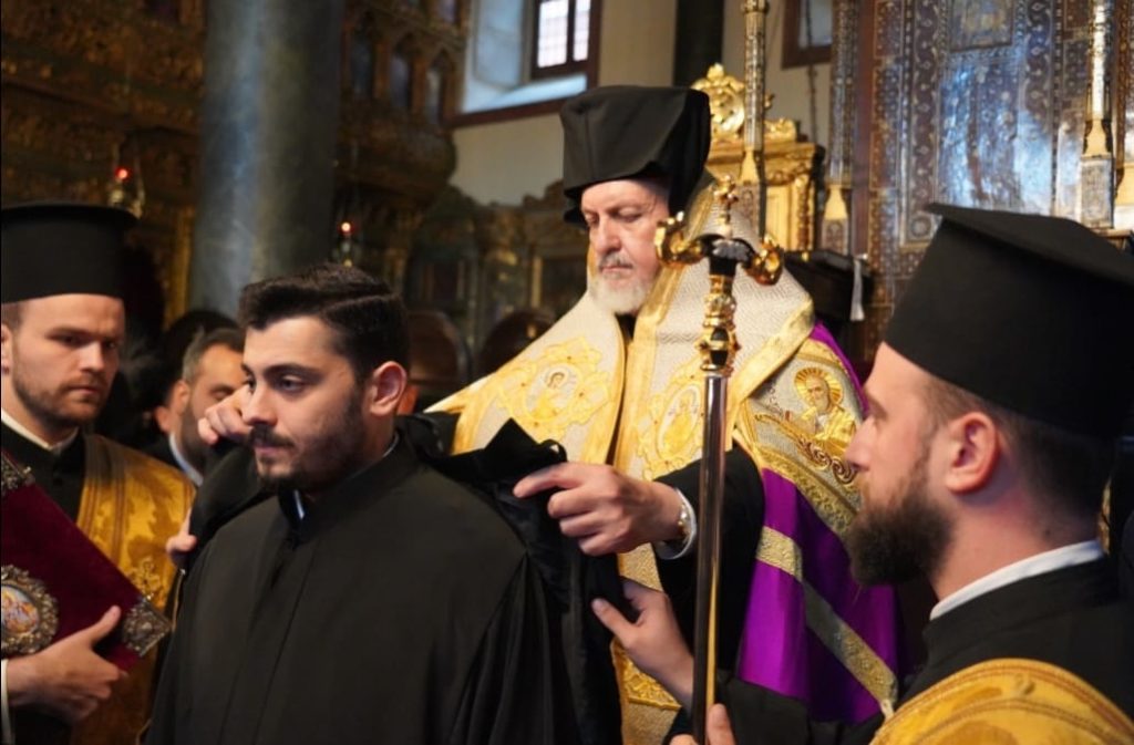 غروب عيد دخول السيدة الى الهيكل ورسامة راهب