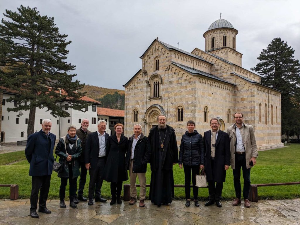 Πρέσβεις της Γερμανίας επισκέφθηκαν την Ιερά Μονή Βισόκι Ντέτσανι