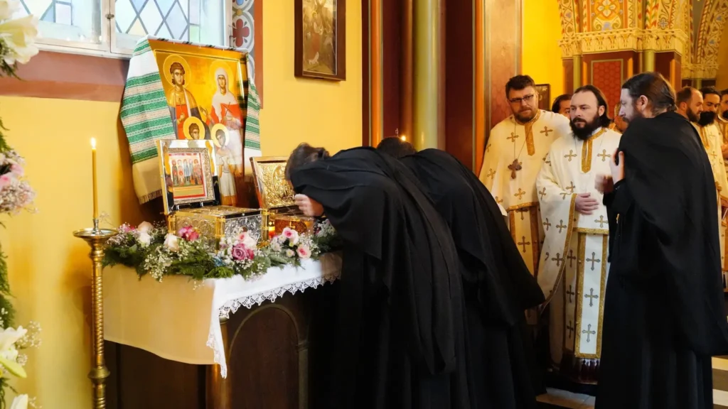 Moaștele Sfinților Sila, Paisie și Natan de la Sihăstria Putnei au fost duse la Paraclisul Episcopal din Copenhaga