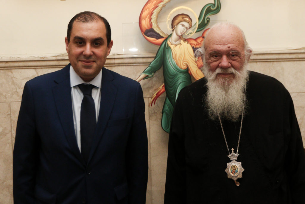 Ο Υφυπουργός Προστασίας του Πολίτη, Κωνσταντίνος Κατσαφάδος, στον Αρχιεπίσκοπο Ιερώνυμο