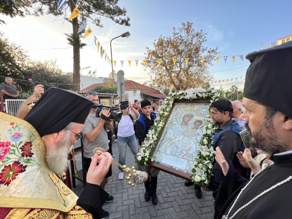Υποδοχή της Ιεράς Εικόνας Παναγίας Οδηγητρίας από την Ι.Μ. Ξενοφώντος στον Άγιο Νεκτάριο Χανίων