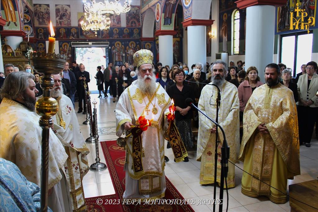 Στην πανηγυρίζουσα Ενορία Ταξιαρχών Άρτης ο Μητροπολίτης Καλλίνικος