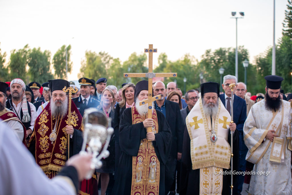 Αποστολή στην Πάτρα: Yποδoχή αντιγράφου του Σταυρού του Μ. Κωνσταντίνου στον Ι.Ν. Αγίου Ανδρέα από την Ι.Μ.Μ. Βατοπαιδίου (ΒΙΝΤΕΟ – ΦΩΤΟ)