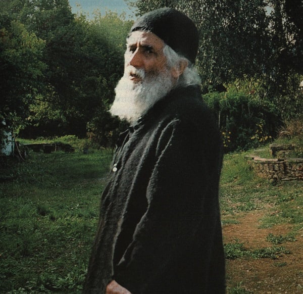 Ο Όσιος Παΐσιος είδε κεκοιμημένο να λάμπει