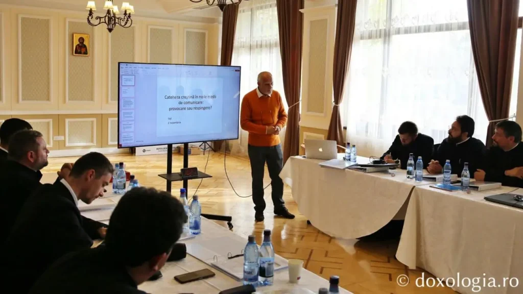 Responsabilii desemnați din Arhiepiscopia Iașilor au discutat despre necesitatea catehezei în mediul virtual