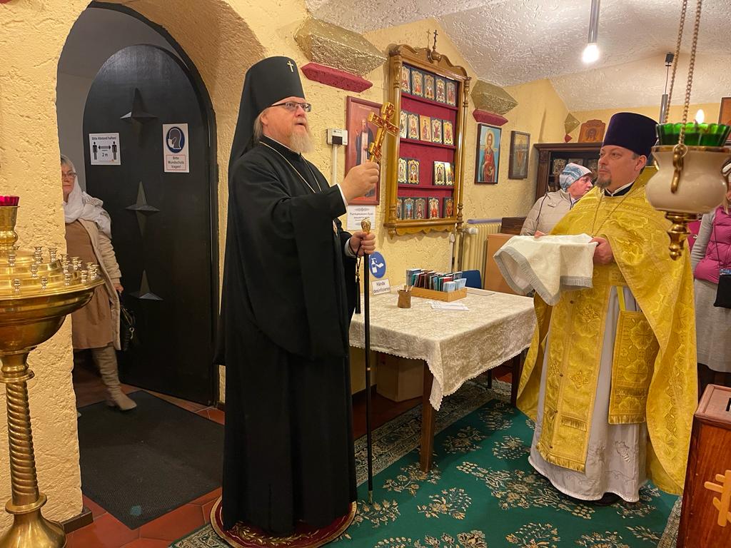 Архиерейское богослужение совершено по случаю 20-летия Пантелеимоновского прихода в немецком городе Саарбрюккене