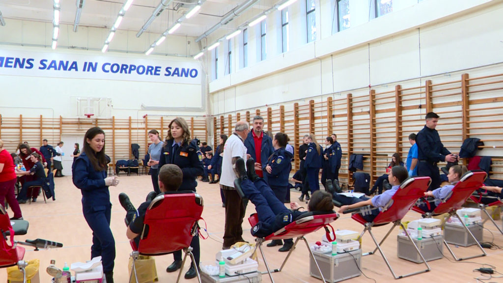 Βουκουρέστι: 650 φοιτητές από την Αστυνομική Ακαδημία συμμετέχουν στην εκστρατεία «Δώσε αίμα, σώσε μια ζωή!»