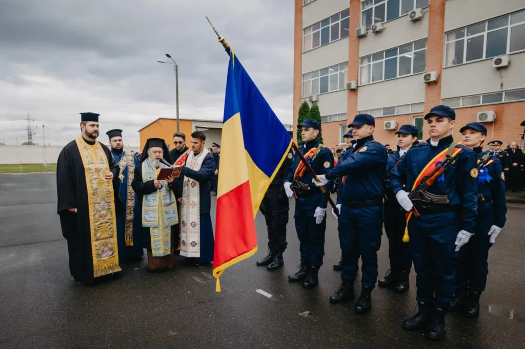 IPS Timotei i-a binecuvântat pe elevii școlii de agenți de penitenciare din Arad, la depunerea jurământului