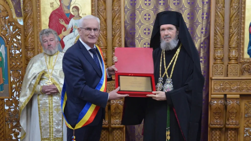 Episcopul Sofronie a fost desemnat cetățean de onoare al orașului Ștei din județul Bihor