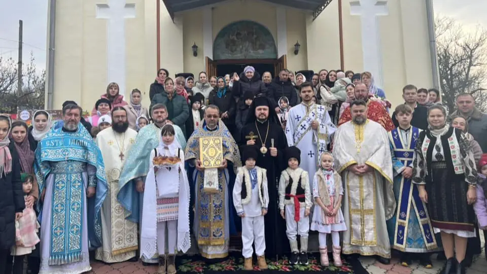 Episcopul Veniamin a slujit la hramul Bisericii „Sfinții Arhangheli Mihail și Gavriil” din Malcoci, Basarabia de Sud