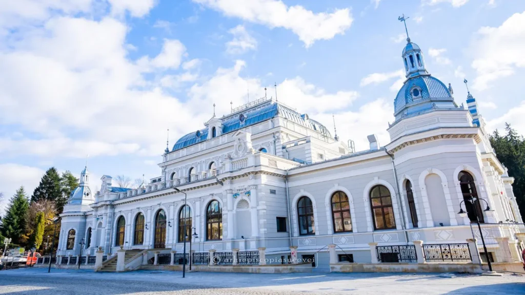 „Cazinoul Băilor” din Vatra Dornei, reabilitat și transformat în muzeu, va fi inaugurat de Ziua Bucovinei