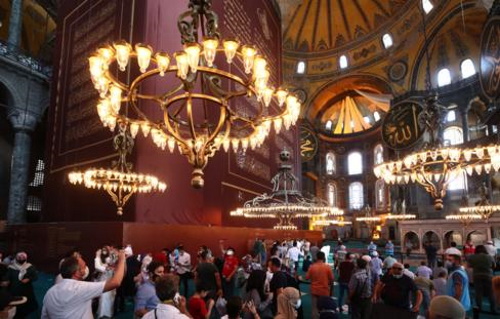 Посещение собора Святой Софии в Стамбуле станет платным для иностранцев